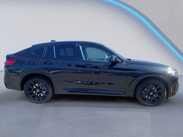 2025 BMW X4 xDrive30i