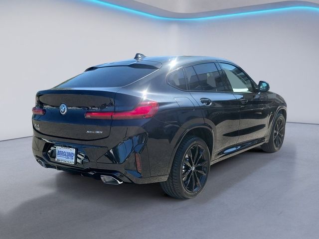 2025 BMW X4 xDrive30i