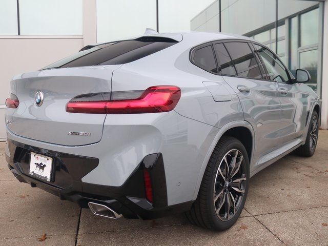 2025 BMW X4 xDrive30i