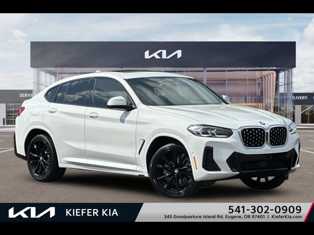 2025 BMW X4 xDrive30i