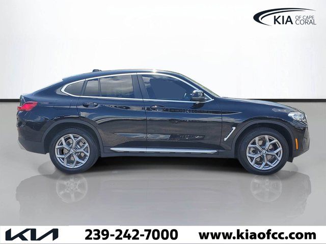 2025 BMW X4 xDrive30i