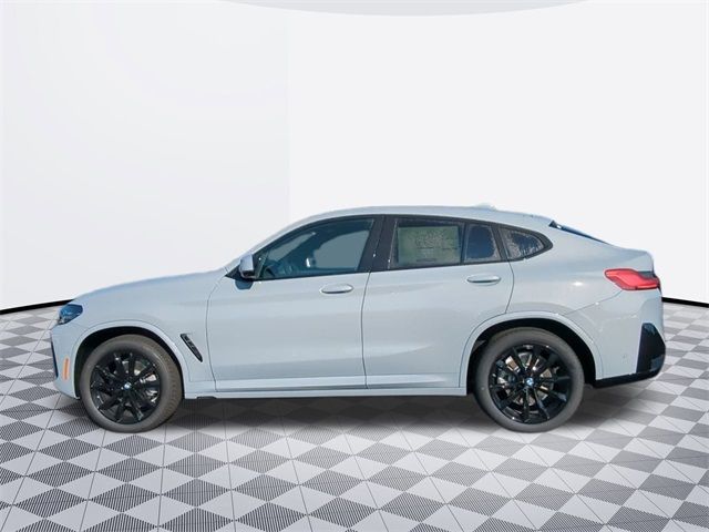 2025 BMW X4 xDrive30i