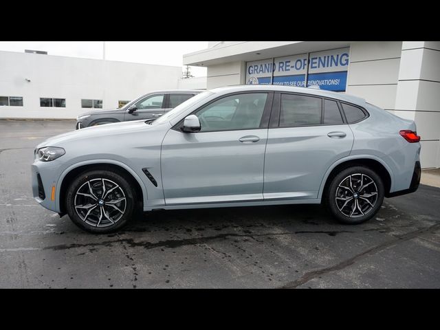 2025 BMW X4 xDrive30i