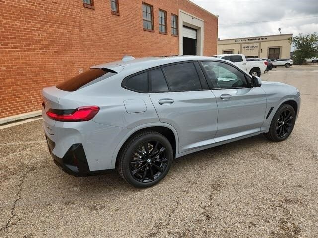 2025 BMW X4 xDrive30i