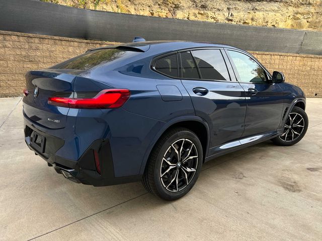 2025 BMW X4 xDrive30i