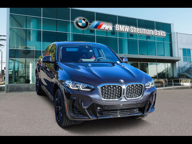 2025 BMW X4 xDrive30i