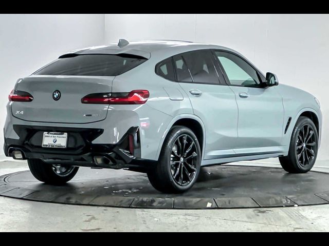 2025 BMW X4 xDrive30i