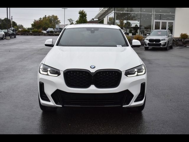 2025 BMW X4 xDrive30i