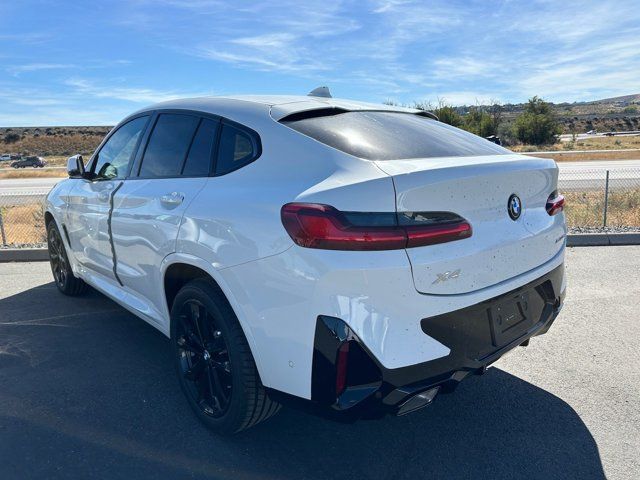 2025 BMW X4 xDrive30i