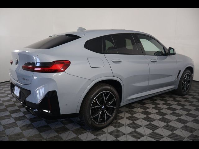 2025 BMW X4 xDrive30i