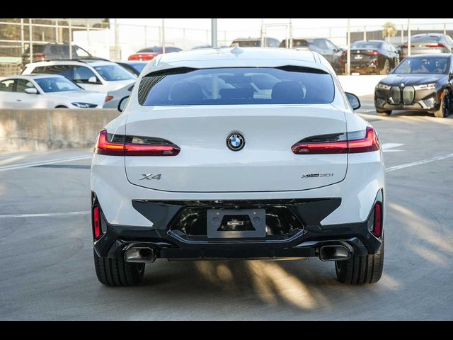 2025 BMW X4 xDrive30i