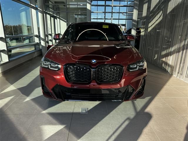 2025 BMW X4 xDrive30i