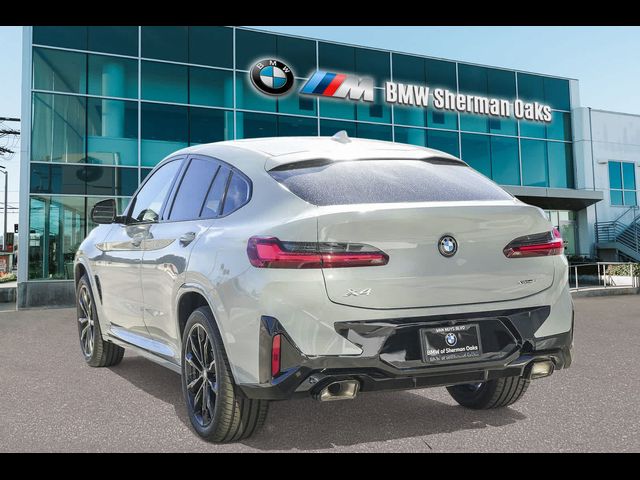 2025 BMW X4 xDrive30i