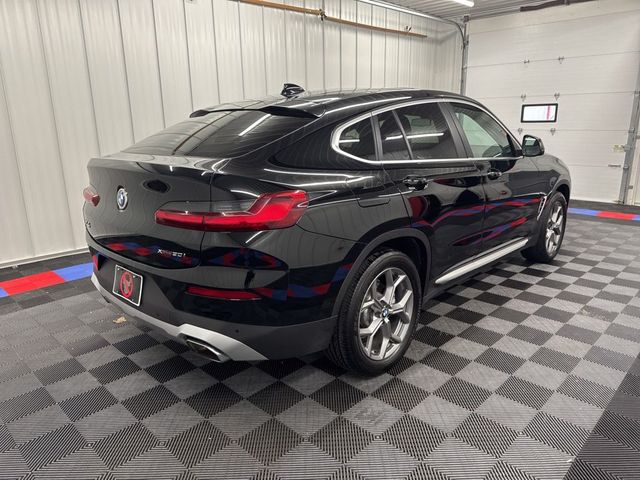2025 BMW X4 xDrive30i