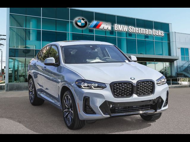 2025 BMW X4 xDrive30i