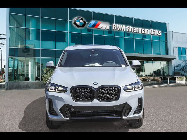 2025 BMW X4 xDrive30i