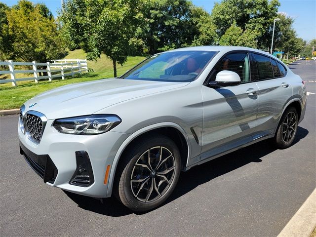 2025 BMW X4 xDrive30i