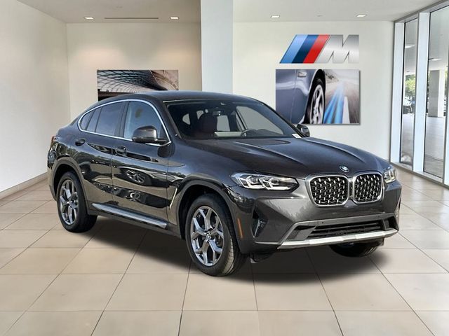 2025 BMW X4 xDrive30i