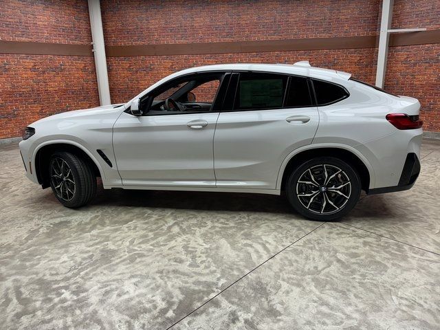 2025 BMW X4 xDrive30i