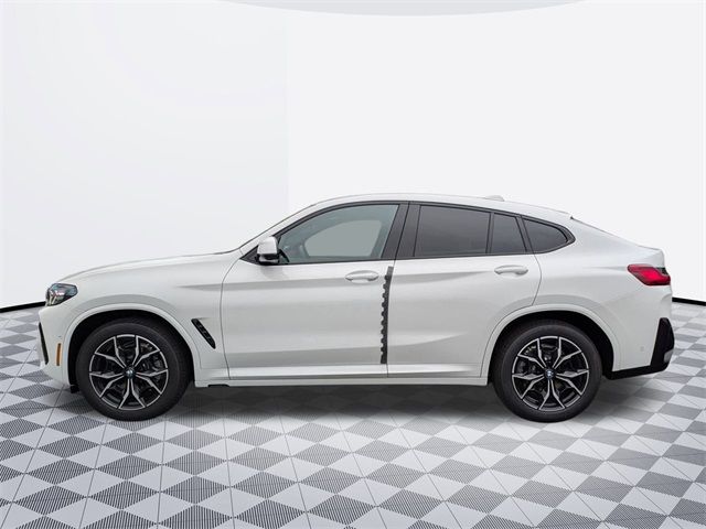 2025 BMW X4 xDrive30i