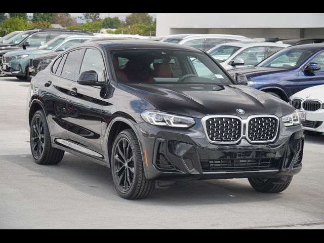 2025 BMW X4 xDrive30i