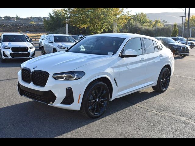 2025 BMW X4 xDrive30i