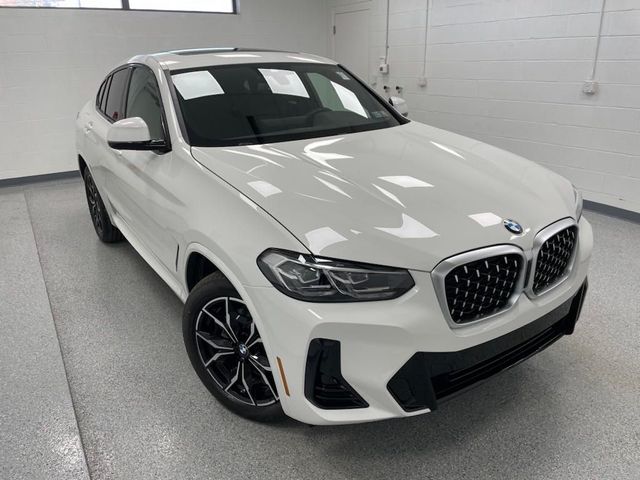 2025 BMW X4 xDrive30i