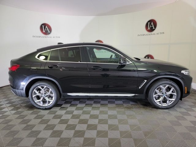 2025 BMW X4 xDrive30i