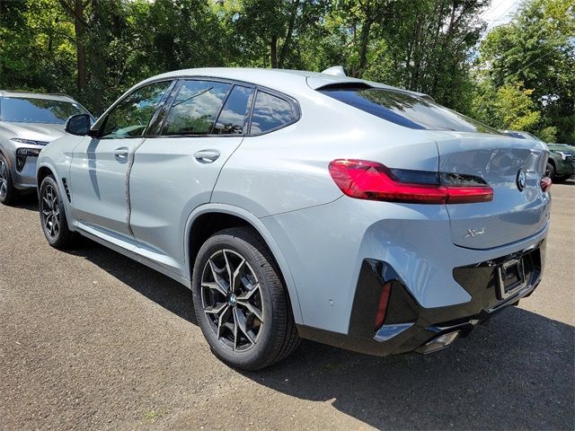 2025 BMW X4 xDrive30i