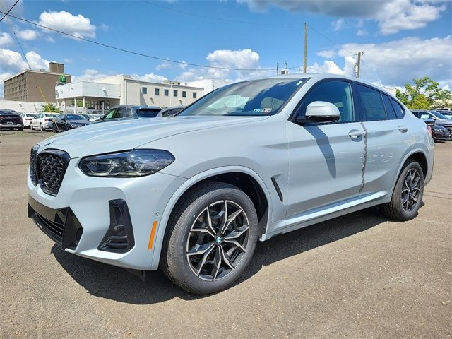 2025 BMW X4 xDrive30i