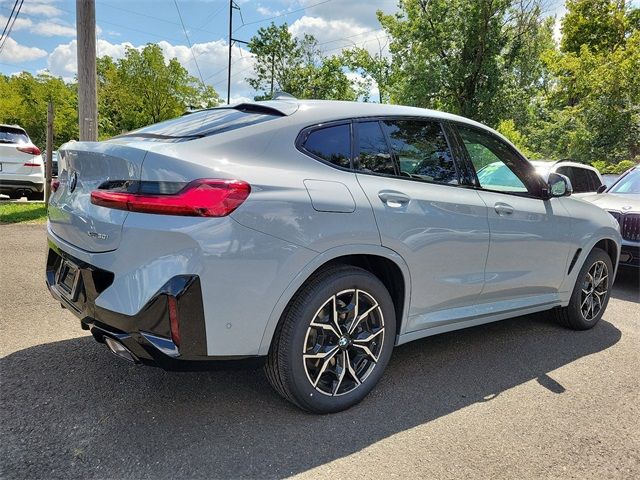 2025 BMW X4 xDrive30i