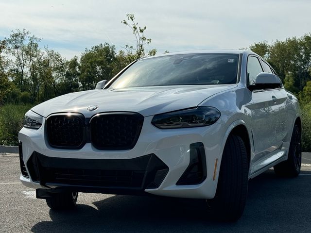 2025 BMW X4 xDrive30i