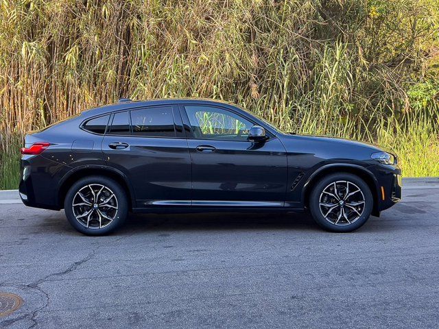 2025 BMW X4 xDrive30i