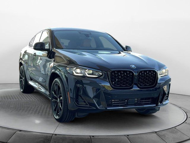 2025 BMW X4 xDrive30i