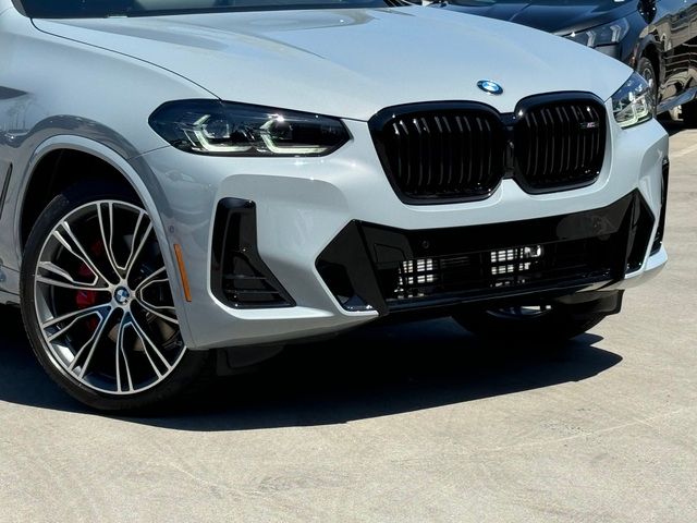 2025 BMW X4 M40i