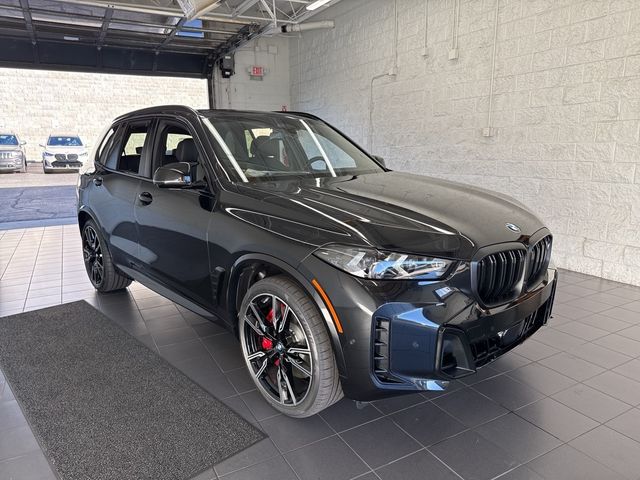 2025 BMW X5 M60i