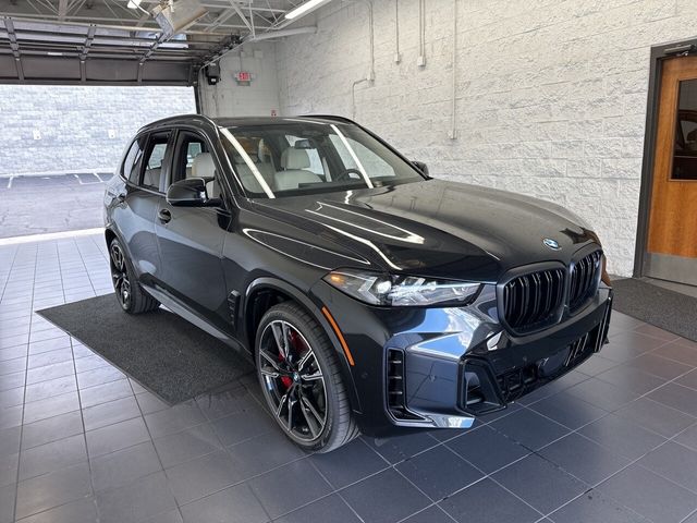 2025 BMW X5 M60i