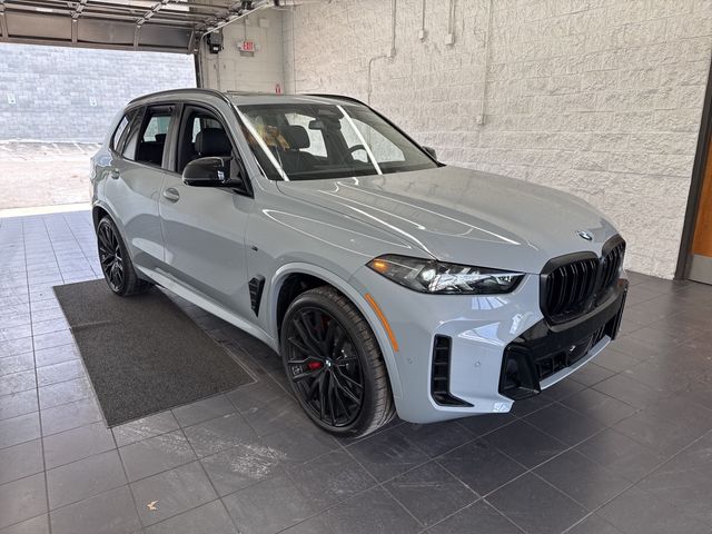 2025 BMW X5 M60i