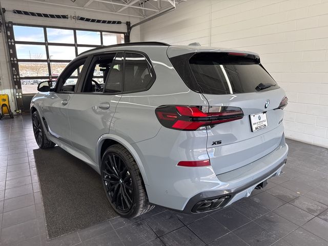 2025 BMW X5 M60i