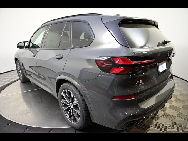 2025 BMW X5 M60i