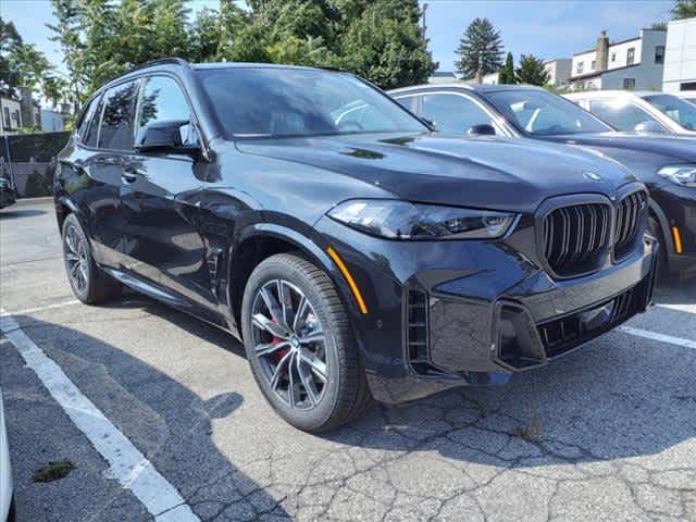 2025 BMW X5 M60i