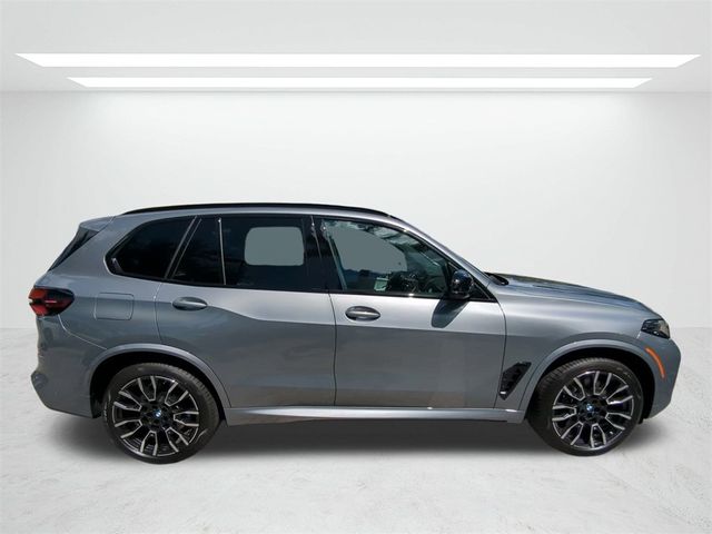 2025 BMW X5 M60i