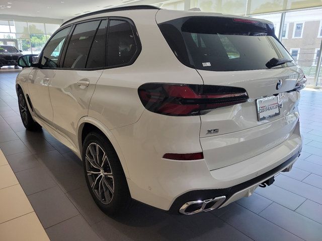 2025 BMW X5 M60i