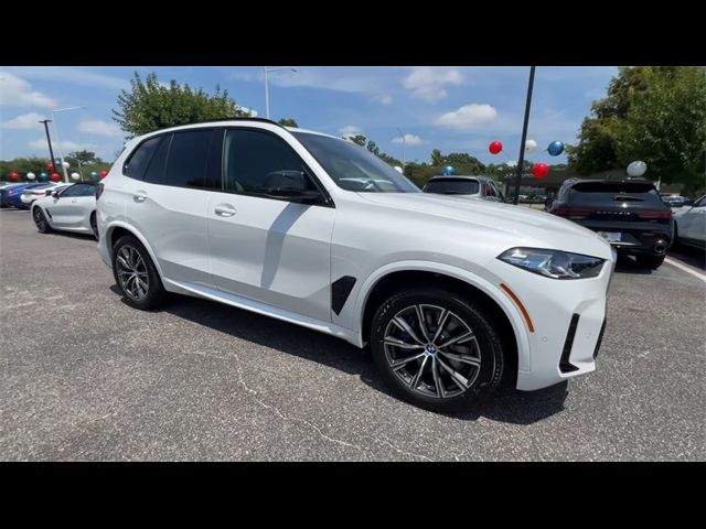 2025 BMW X5 M60i