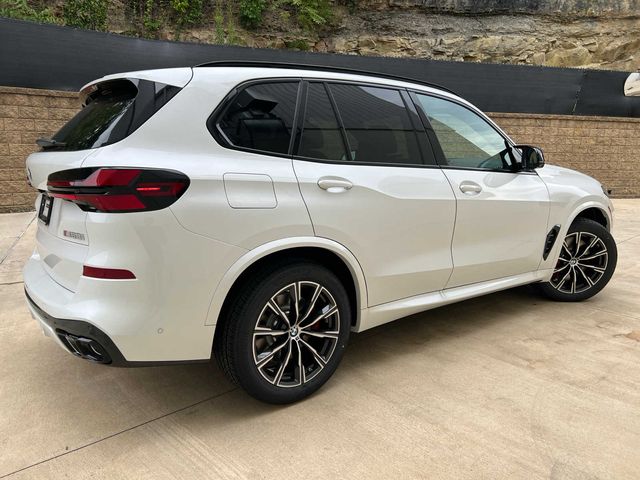 2025 BMW X5 M60i