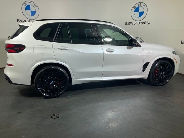 2025 BMW X5 M60i