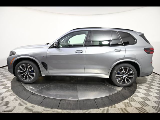 2025 BMW X5 M60i