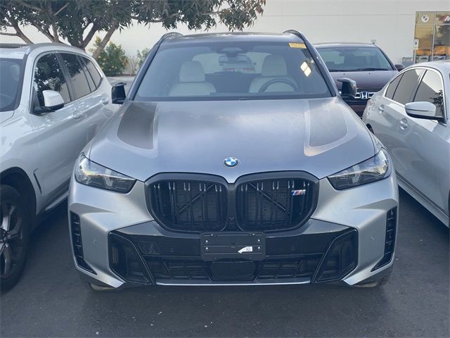 2025 BMW X5 M60i