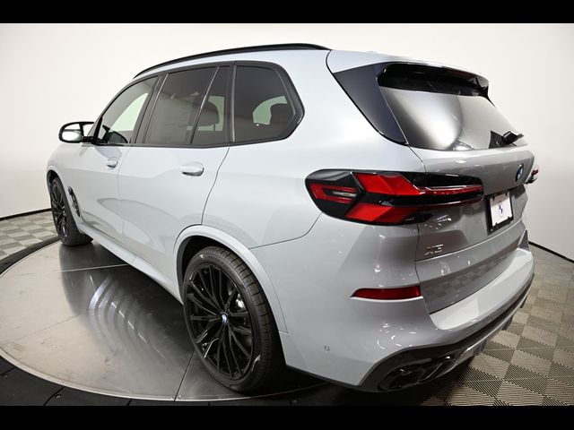 2025 BMW X5 M60i