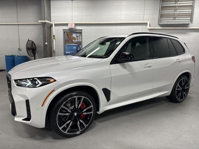 2025 BMW X5 M60i